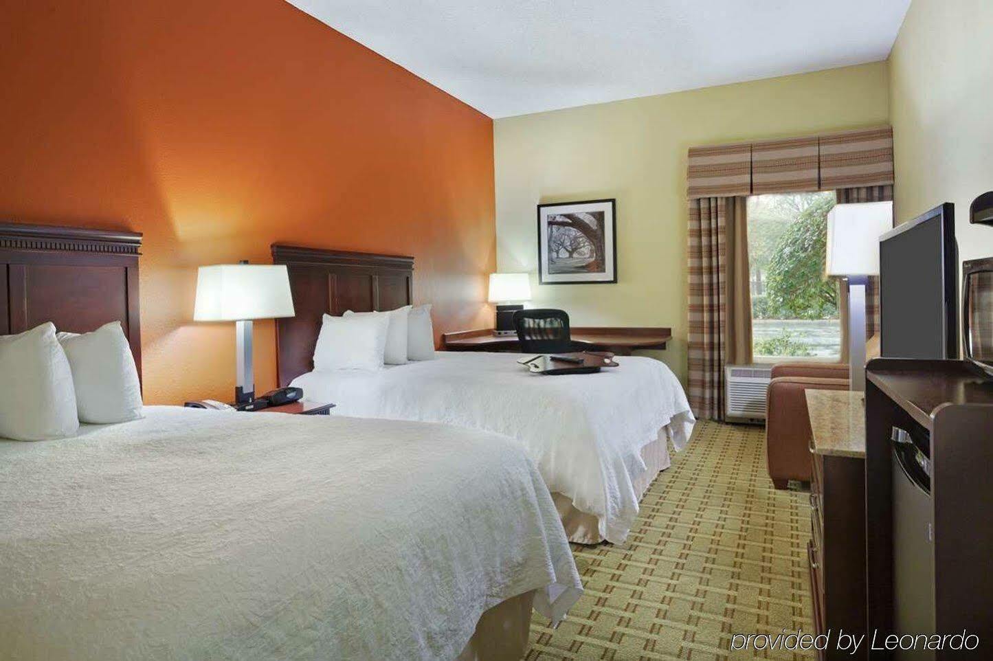 Hampton Inn Houston Near The Galleria Exterior photo